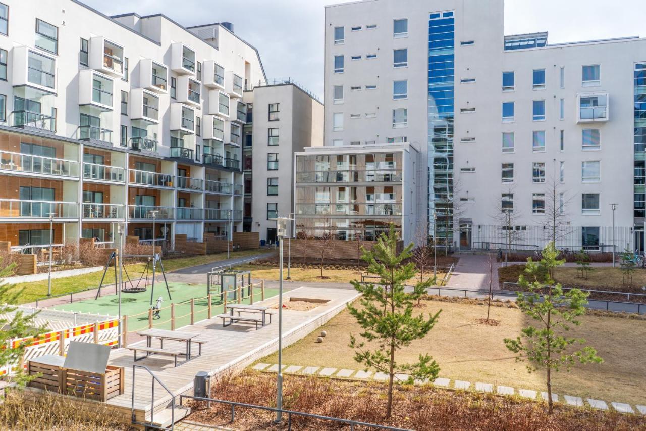 Iso Aurinkoinen Parveke Ja Hyvaet Yhteydet Lägenhet Helsingfors Exteriör bild