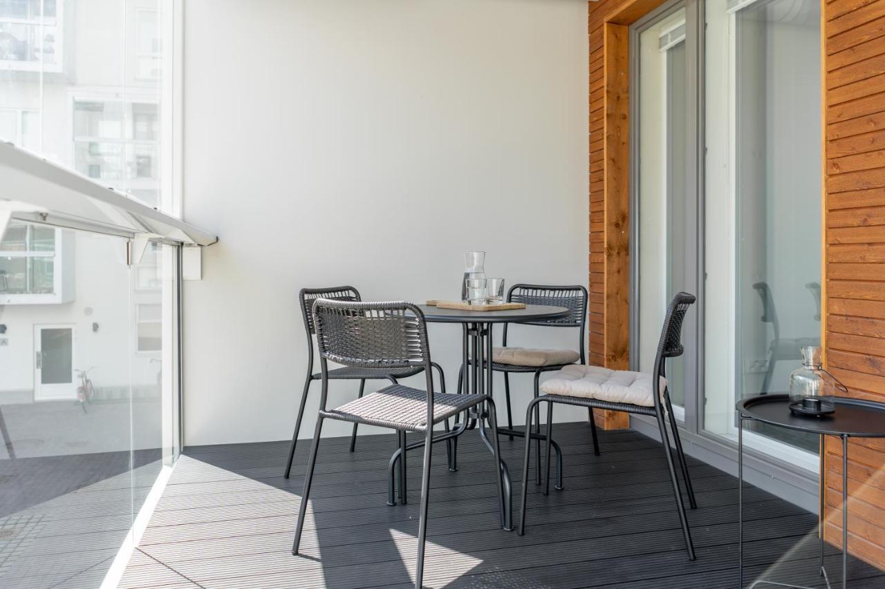 Iso Aurinkoinen Parveke Ja Hyvaet Yhteydet Lägenhet Helsingfors Exteriör bild